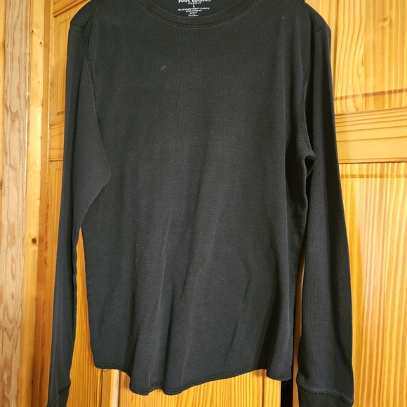 Foot Locker Other - Black Long-Sleeve Thermal Crewneck Shirt - Unbranded
